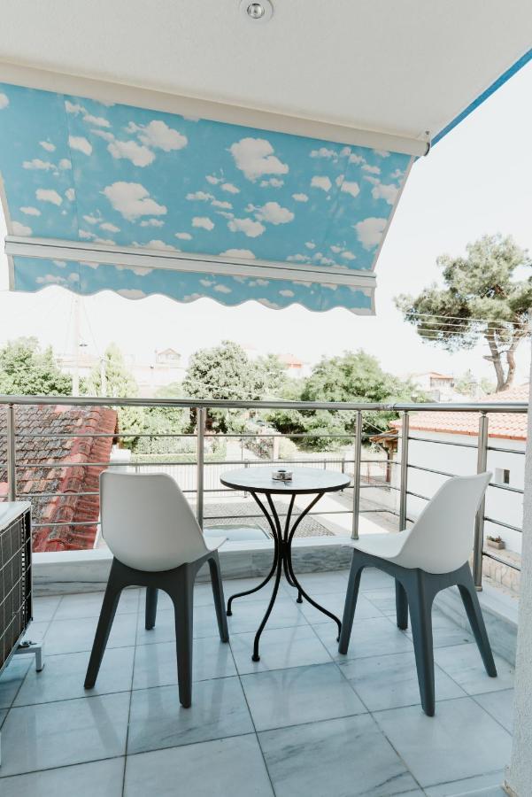 Blue And White Luxury Suites Nea Kallikrateia Dış mekan fotoğraf