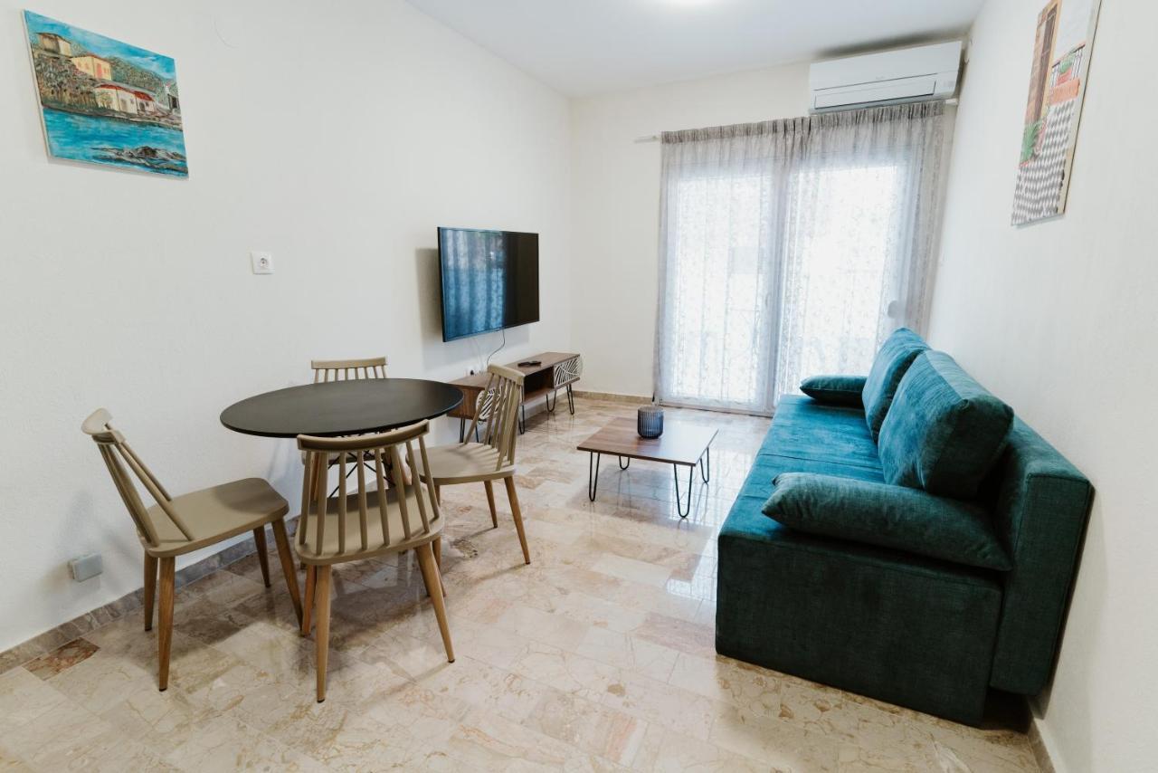 Blue And White Luxury Suites Nea Kallikrateia Dış mekan fotoğraf