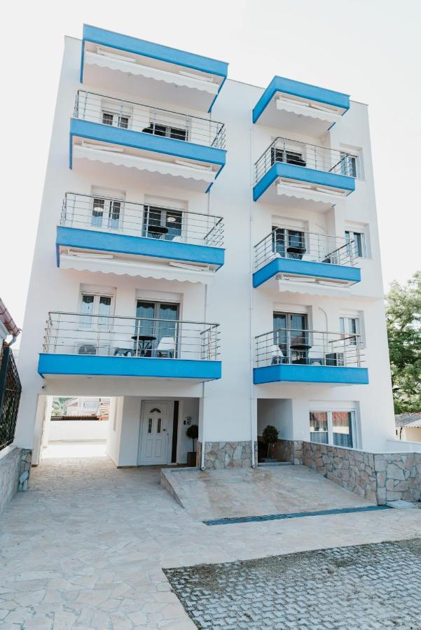 Blue And White Luxury Suites Nea Kallikrateia Dış mekan fotoğraf